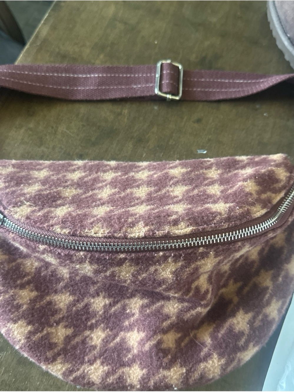 aerie Mauve and Cream Houndstooth Shoulder Bag